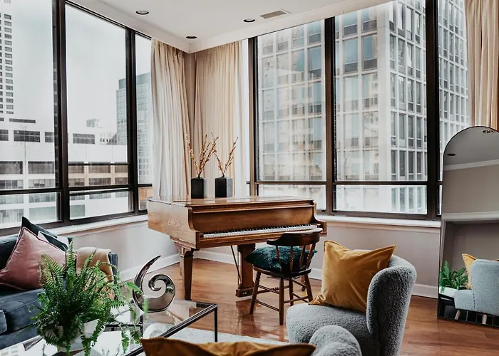 Selina Chicago Hotel - 3 star Hotel